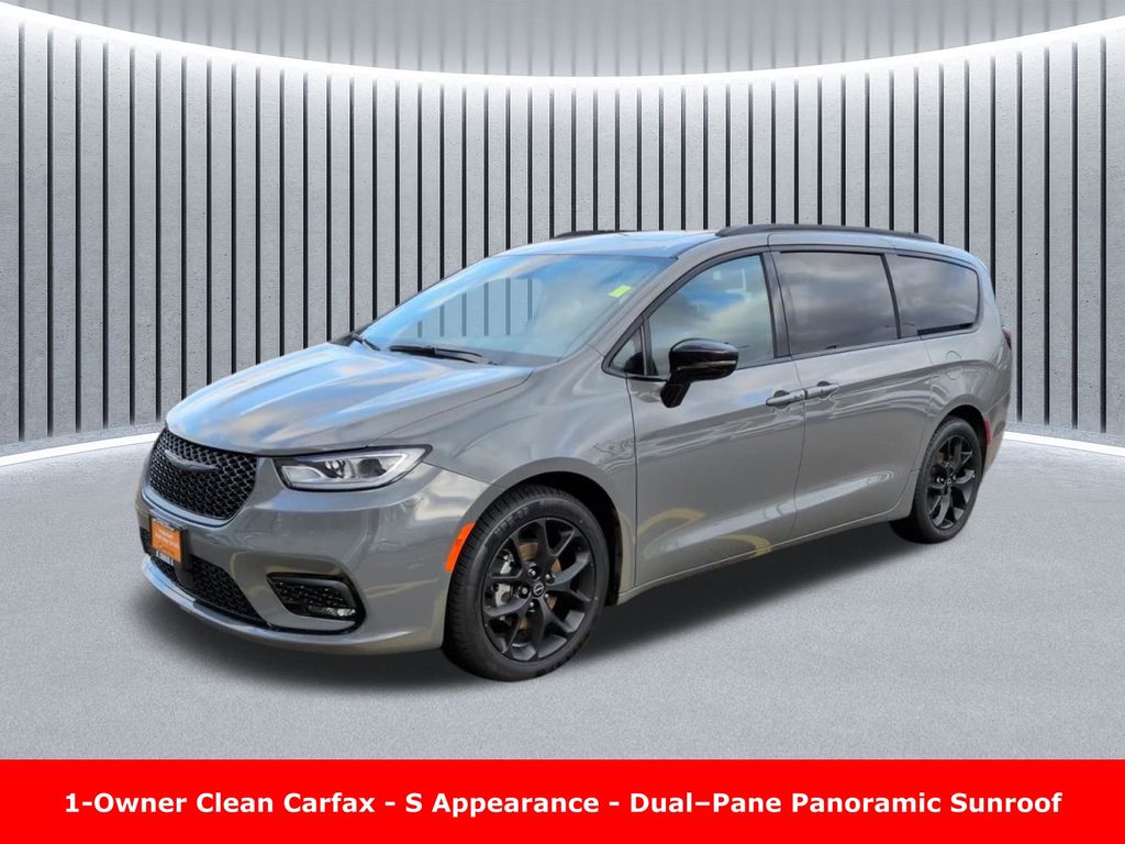 Used 2025 Chrysler Pacifica - photo 12