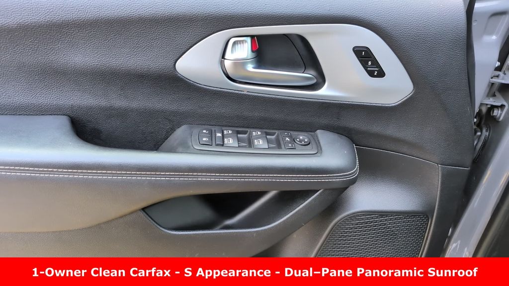 Used 2025 Chrysler Pacifica - photo 14