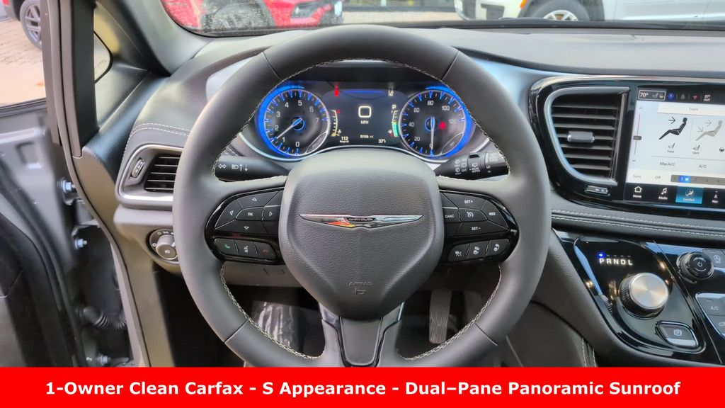 Used 2025 Chrysler Pacifica - photo 17