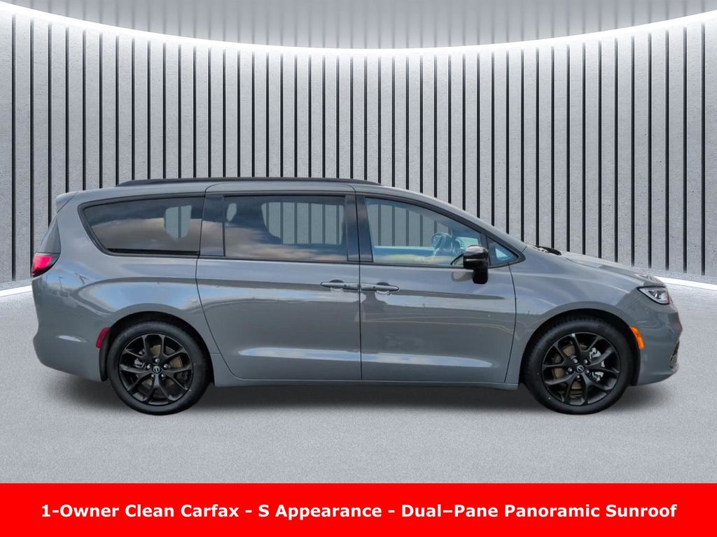 Used 2025 Chrysler Pacifica - photo 6