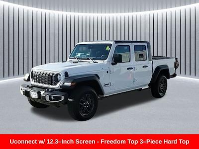 Used 2025 Jeep Gladiator - photo 1
