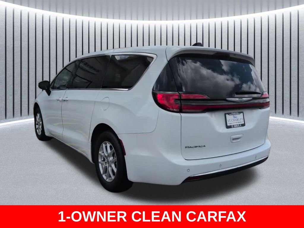 Used 2023 Chrysler Pacifica - photo 11