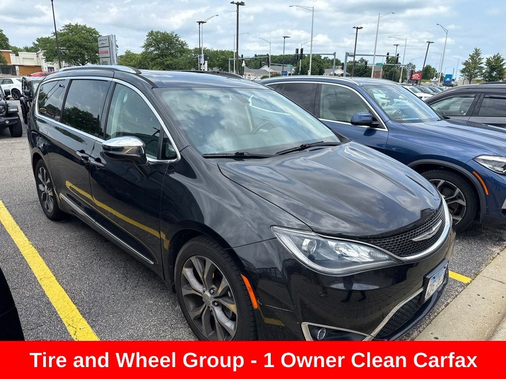 Used 2017 Chrysler Pacifica - photo 2