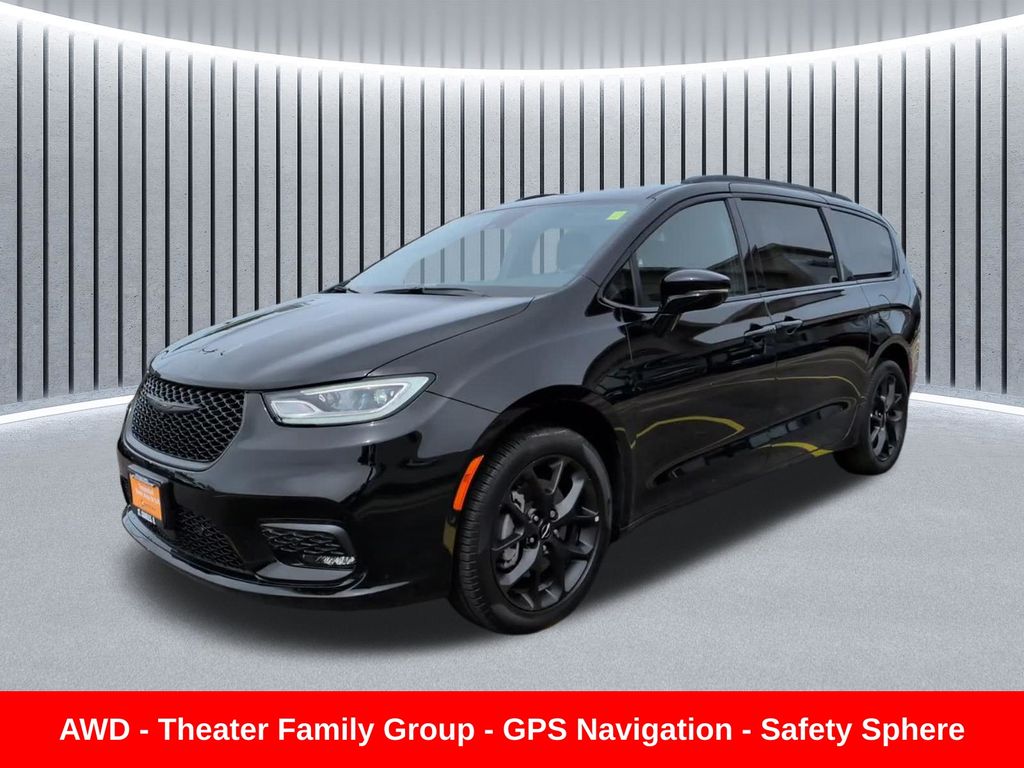 Used 2024 Chrysler Pacifica - photo 1