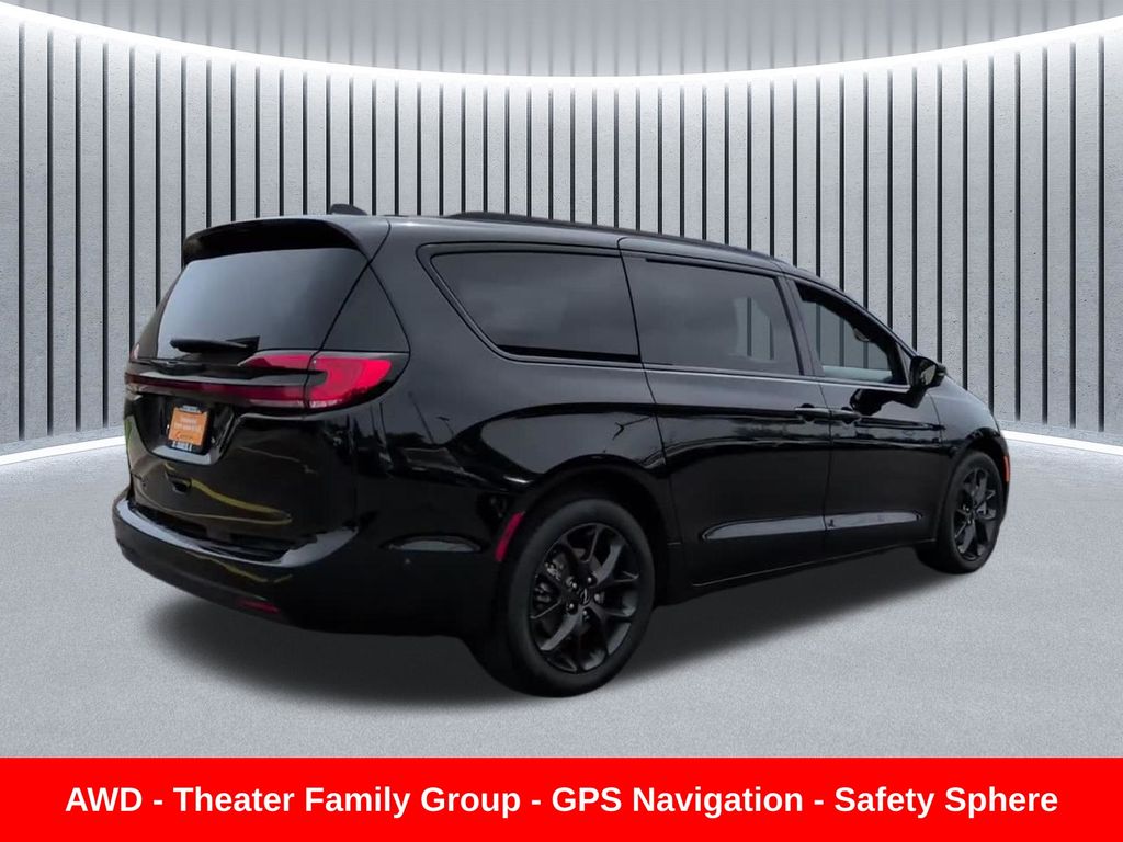 Used 2024 Chrysler Pacifica - photo 7