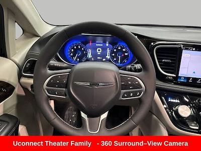 Used 2024 Chrysler Pacifica - photo 1