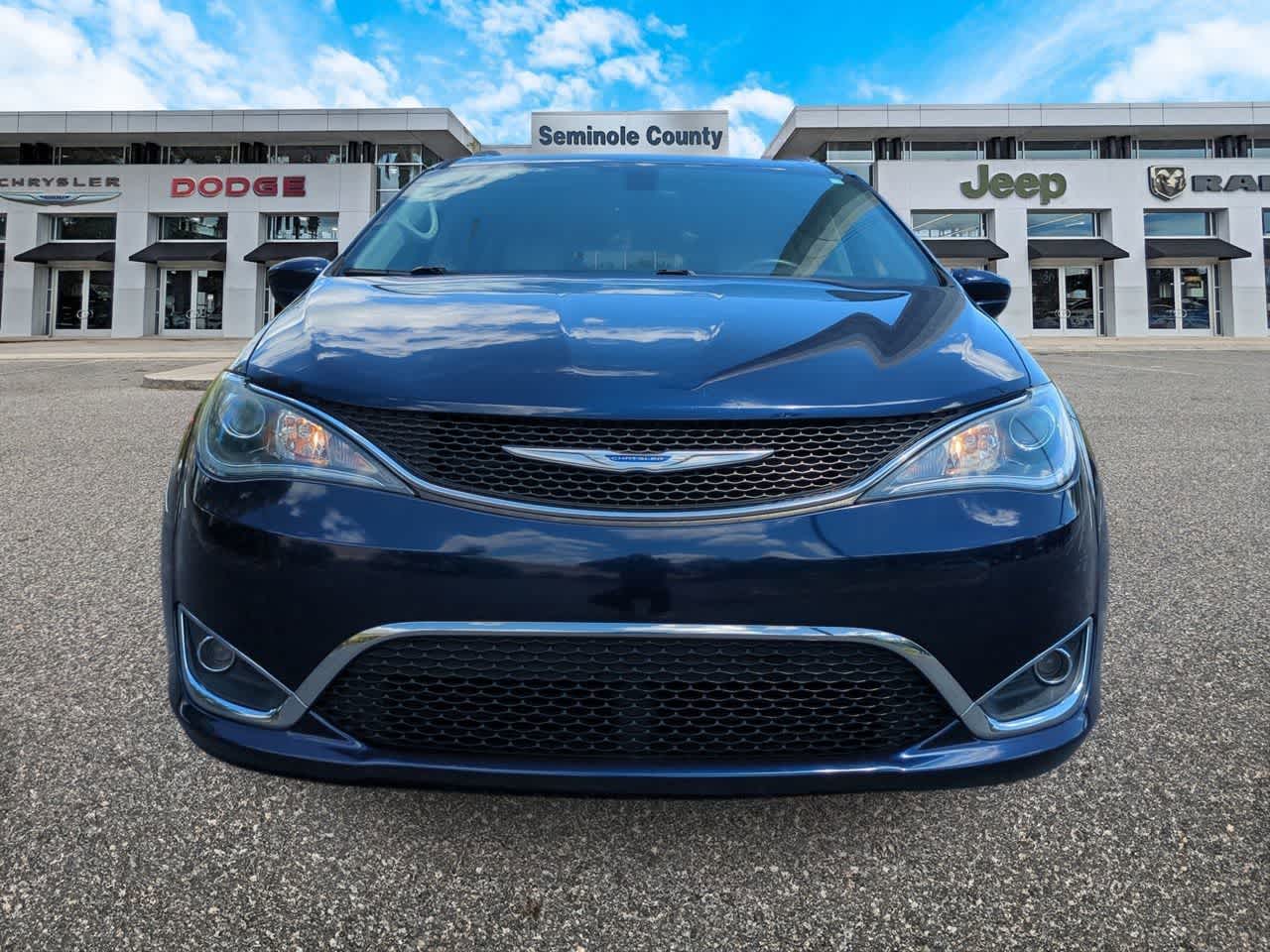 Used 2018 Chrysler Pacifica - photo 5