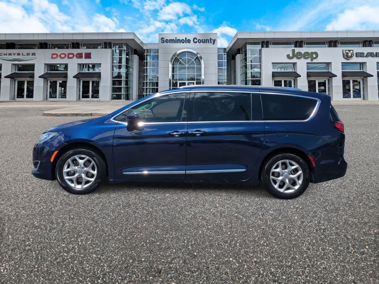 Used 2018 Chrysler Pacifica - photo 7