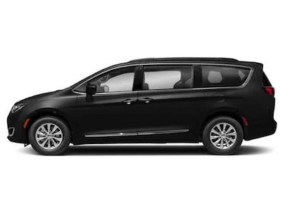 Used 2019 Chrysler Pacifica - photo 1