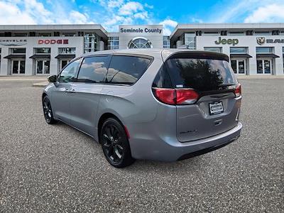 Used 2020 Chrysler Pacifica Touring Minivan for sale #LR108036 - photo 2