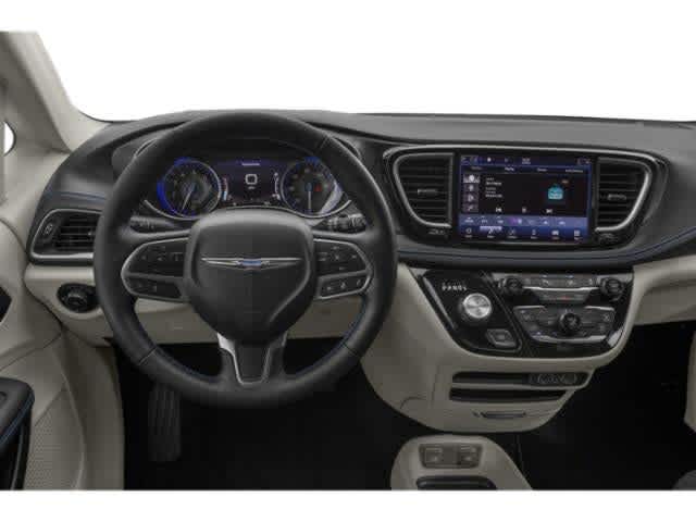Used 2023 Chrysler Pacifica - photo 9
