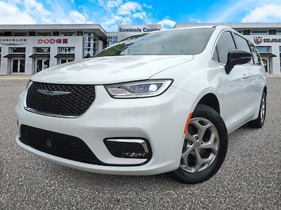 Used 2024 Chrysler Pacifica Limited Minivan for sale #RR122483 - photo 1