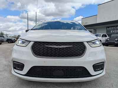 Used 2024 Chrysler Pacifica - photo 1