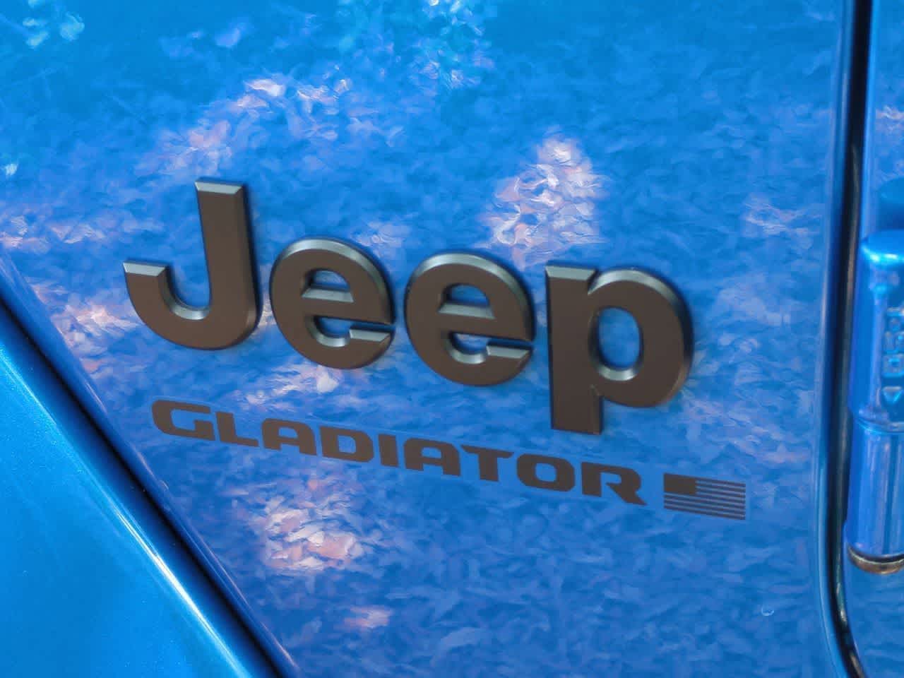 Used 2025 Jeep Gladiator - photo 11
