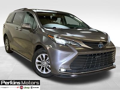 Used 2024 Toyota Sienna XLE Minivan for sale #27406 - photo 1