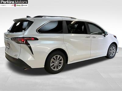2024 Toyota Sienna FWD Minivan for sale #27408 - photo 2