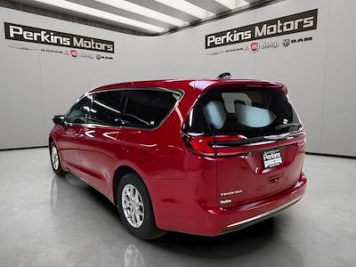 2025 Chrysler Pacifica FWD Minivan for sale #27669 - photo 2