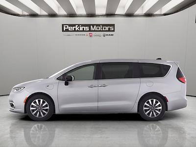 2025 Chrysler Pacifica FWD Minivan for sale #27826 - photo 2