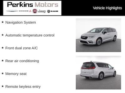 2024 Chrysler Pacifica FWD Minivan for sale #27829 - photo 2