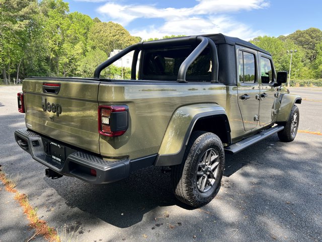 Used 2025 Jeep Gladiator - photo 5
