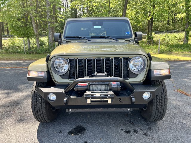 Used 2025 Jeep Gladiator - photo 10