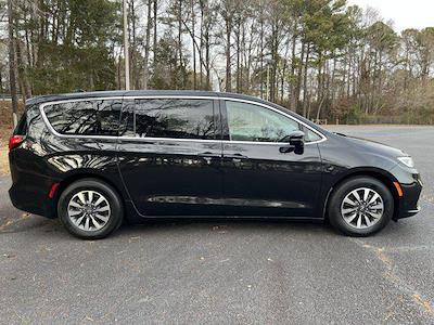 Used 2022 Chrysler Pacifica Hybrid Touring L Minivan for sale #P11972R - photo 2