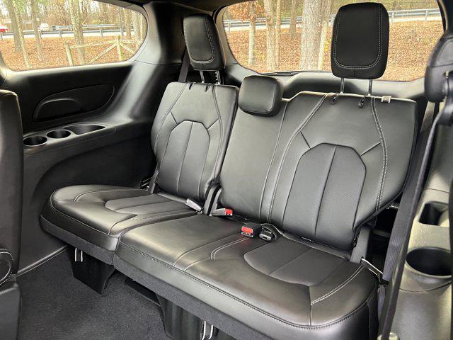 Used 2026 Chrysler Pacifica - photo 21