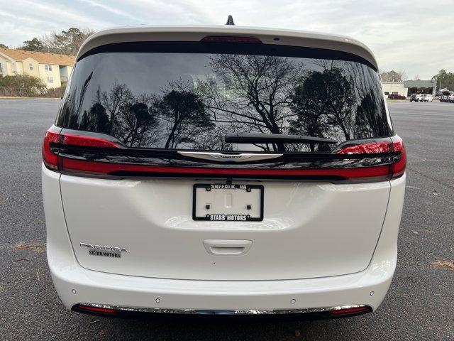 Used 2026 Chrysler Pacifica - photo 5