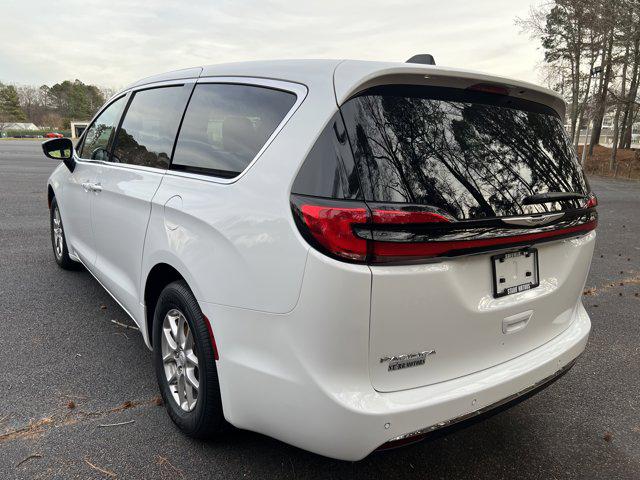 Used 2026 Chrysler Pacifica - photo 7