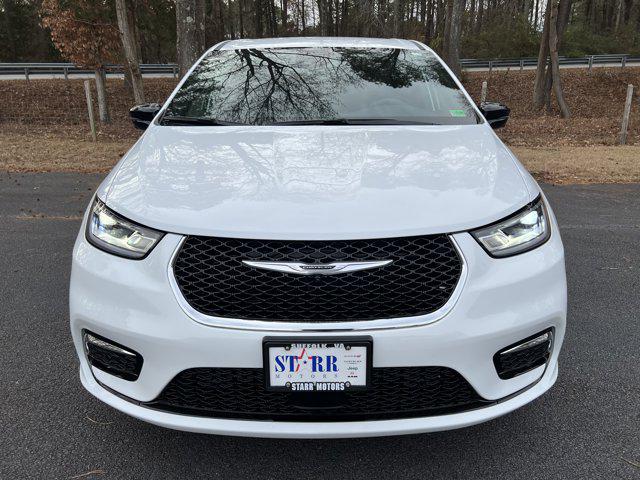 Used 2026 Chrysler Pacifica - photo 10