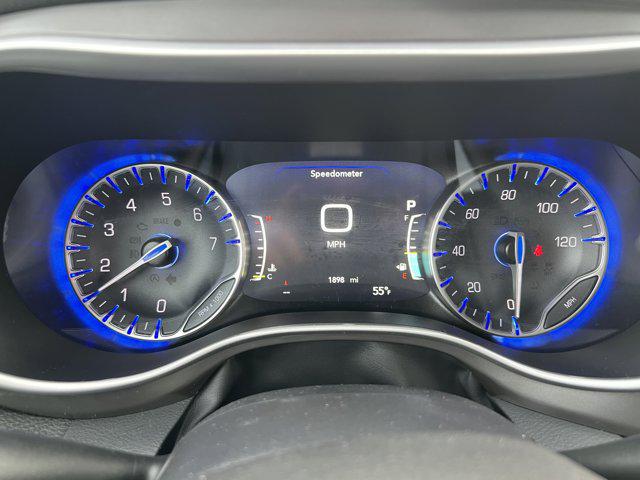 Used 2026 Chrysler Pacifica - photo 11