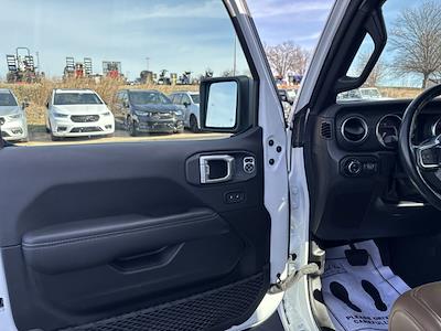 Used 2022 Jeep Gladiator Overland Crew Cab for sale #22146A - photo 1