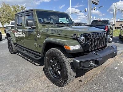 Used 2023 Jeep Gladiator - photo 1