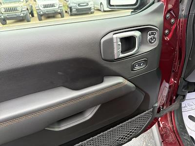 Used 2021 Jeep Gladiator - photo 1