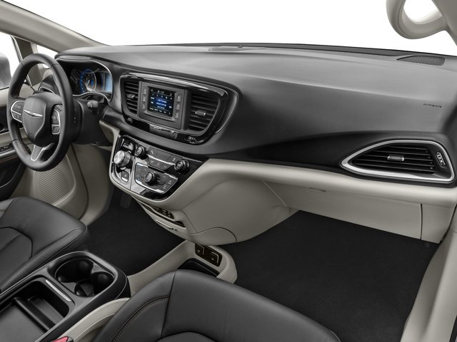 Used 2017 Chrysler Pacifica - photo 21