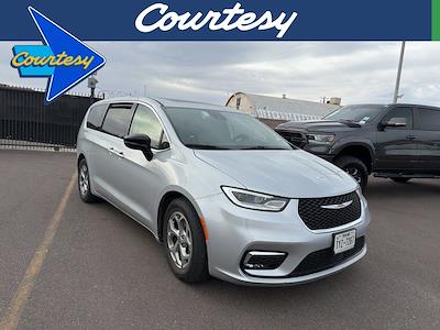 Used 2024 Chrysler Pacifica Limited Minivan for sale #ADR12228 - photo 1