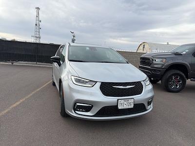 Used 2024 Chrysler Pacifica Limited Minivan for sale #ADR12228 - photo 2