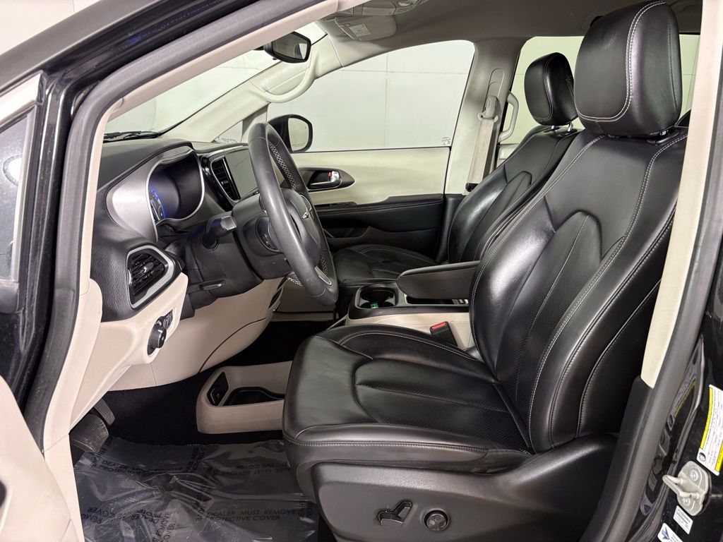 Used 2023 Chrysler Pacifica - photo 18