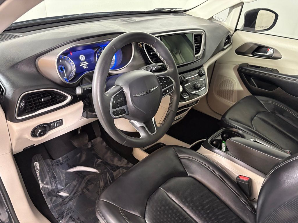 Used 2023 Chrysler Pacifica - photo 19