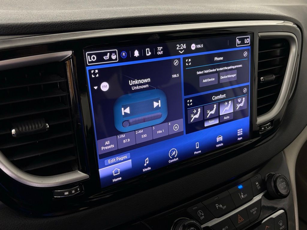 Used 2023 Chrysler Pacifica - photo 27