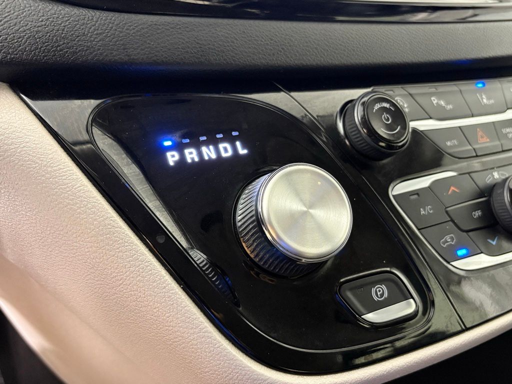 Used 2023 Chrysler Pacifica - photo 31