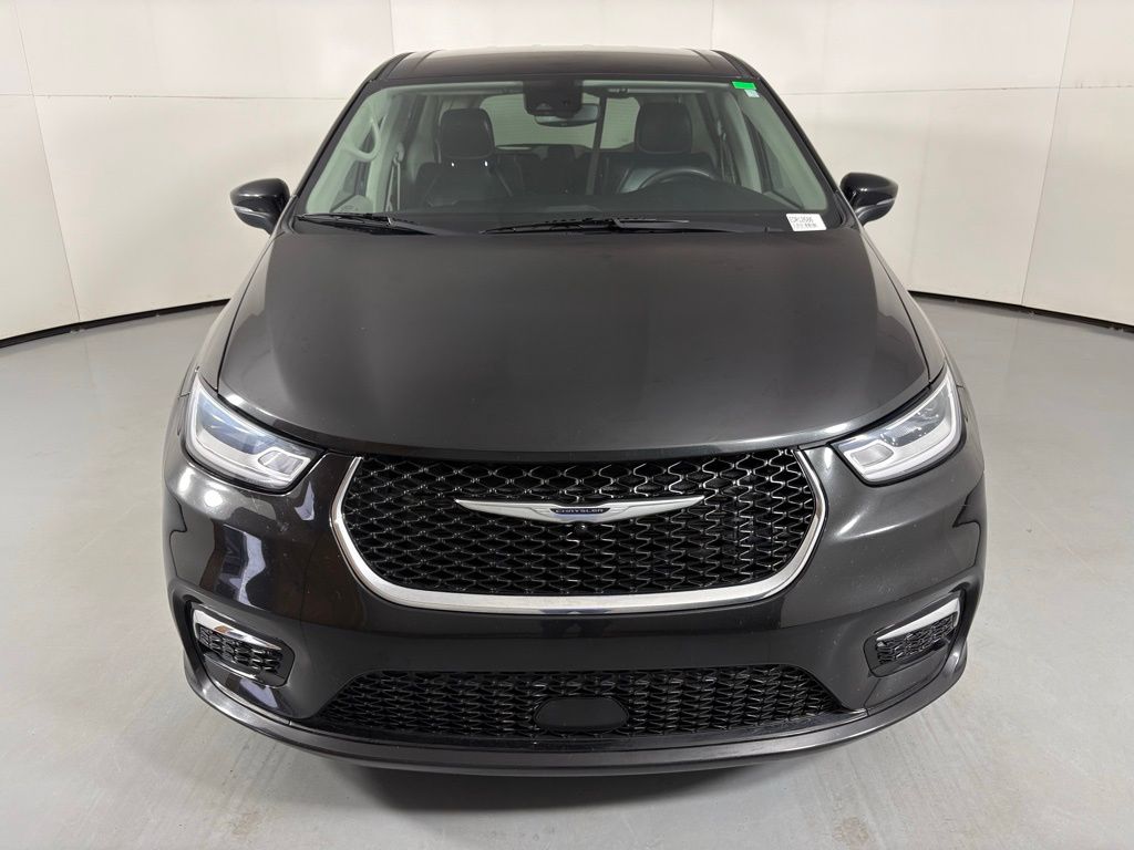 Used 2023 Chrysler Pacifica - photo 6