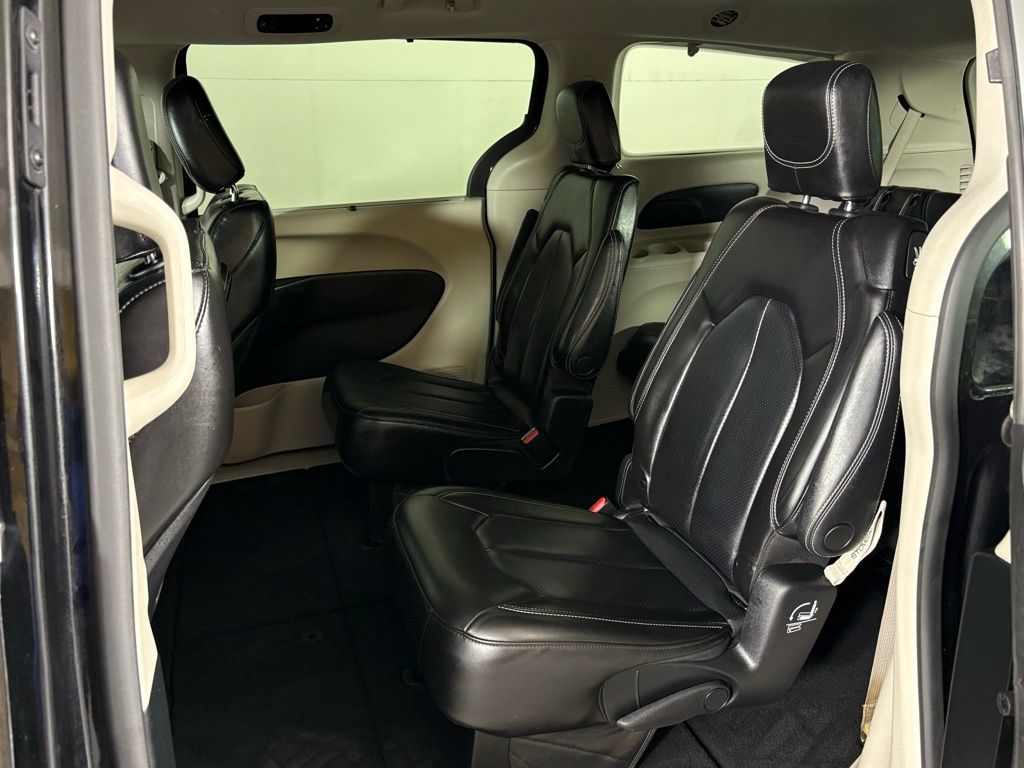 Used 2023 Chrysler Pacifica - photo 38