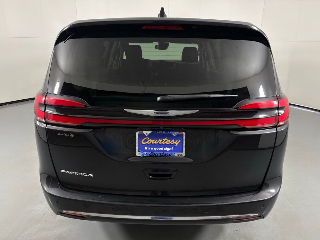 Used 2023 Chrysler Pacifica - photo 10