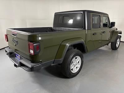 Used 2022 Jeep Gladiator - photo 1