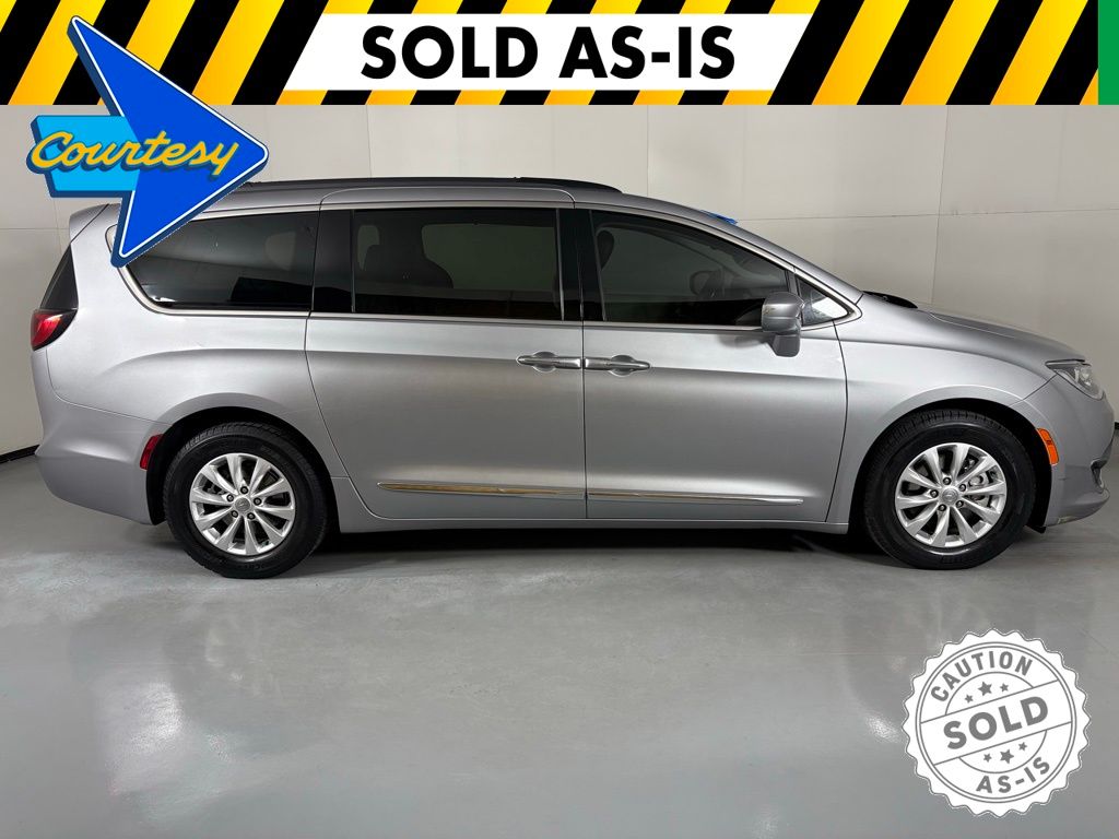 Used 2017 Chrysler Pacifica - photo 11