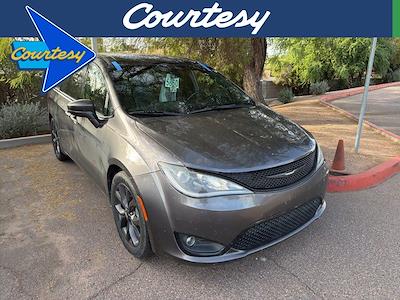 Used 2020 Chrysler Pacifica Touring Minivan for sale #R260434A - photo 1