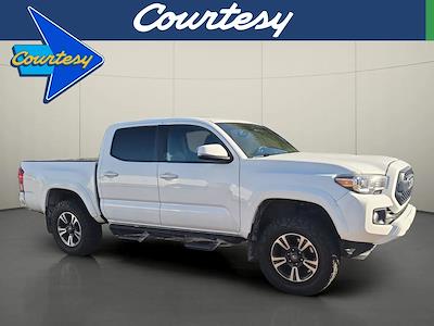 Used 2017 Toyota Tacoma - photo 1