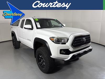 Used 2018 Toyota Tacoma - photo 1