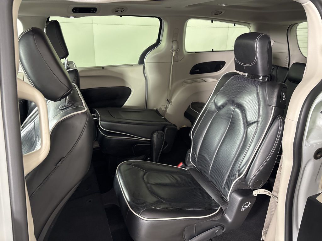 Used 2023 Chrysler Pacifica - photo 21